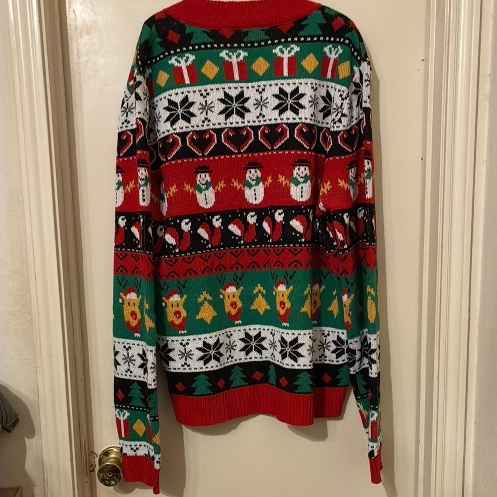 New 🆕 Festive Red and Green Cardigan 2X - Picture 7 of 7
